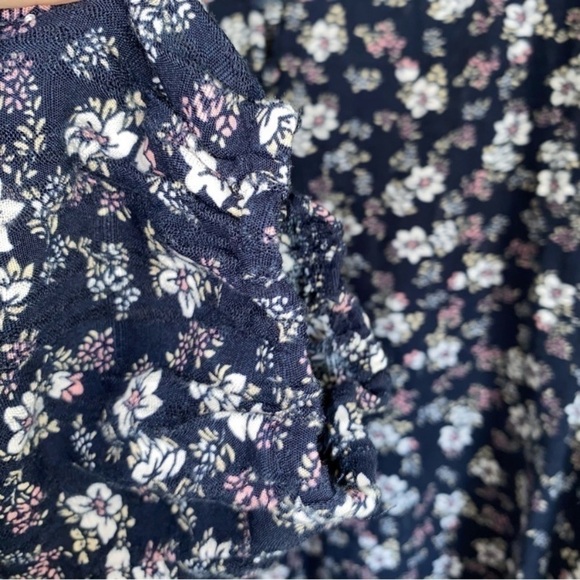 Lane Bryant Navy Floral Blouse - Picture 4 of 5
